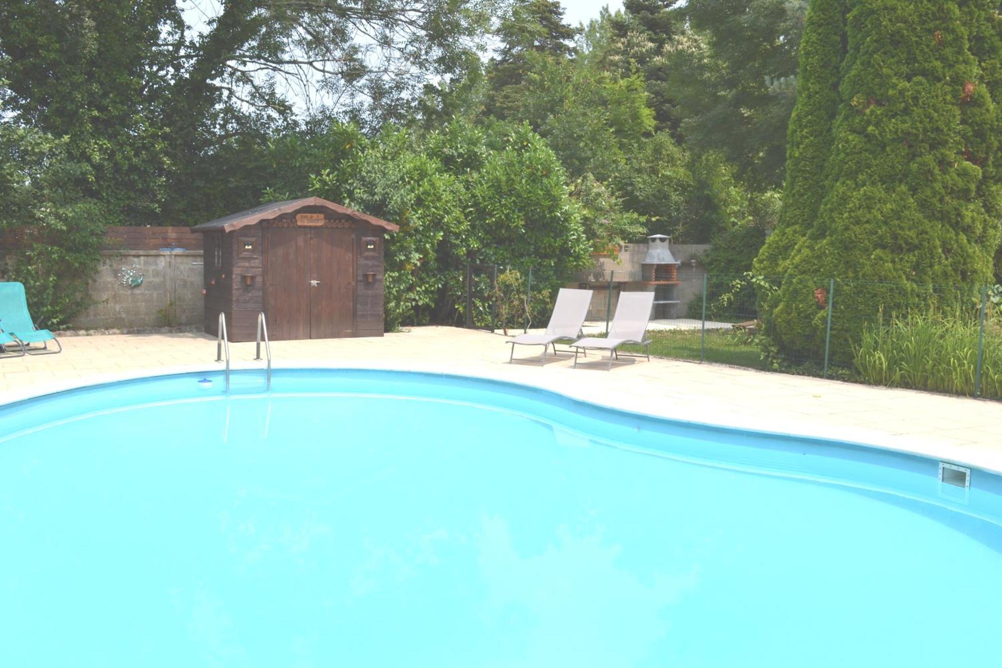 Les Bruyeres Gite Montbron Exterior foto